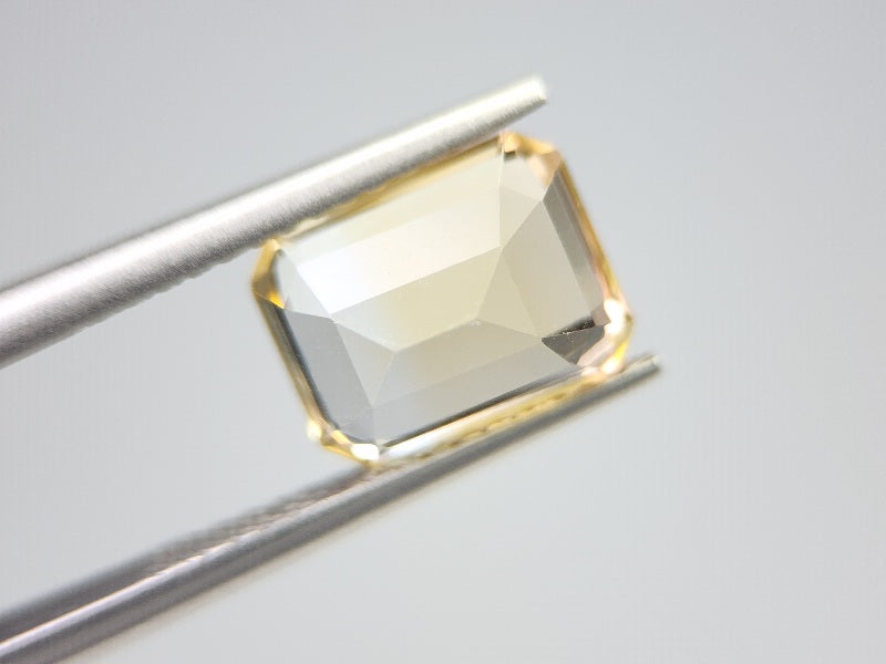 0365-4-19　バイカラーシトリン　2.38ct