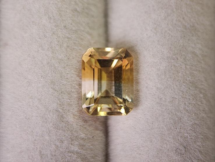 0365-4-20　バイカラーシトリン　2.37ct