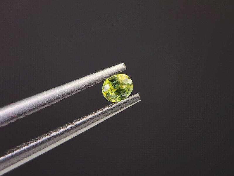 0932-1-18　スフェーン　0.11ct