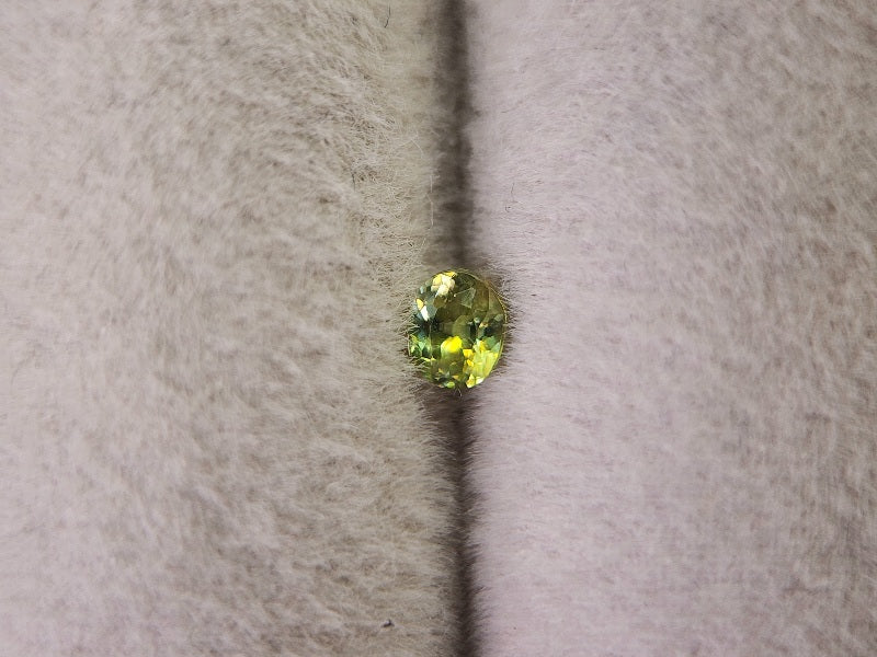 0932-1-18　スフェーン　0.11ct