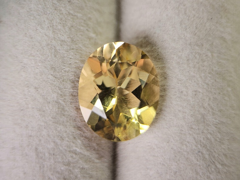 0091-8　イエローラブラドライト　3.30ct
