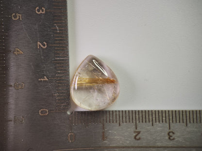rQ-4　ルチルクォーツ　9.97ct