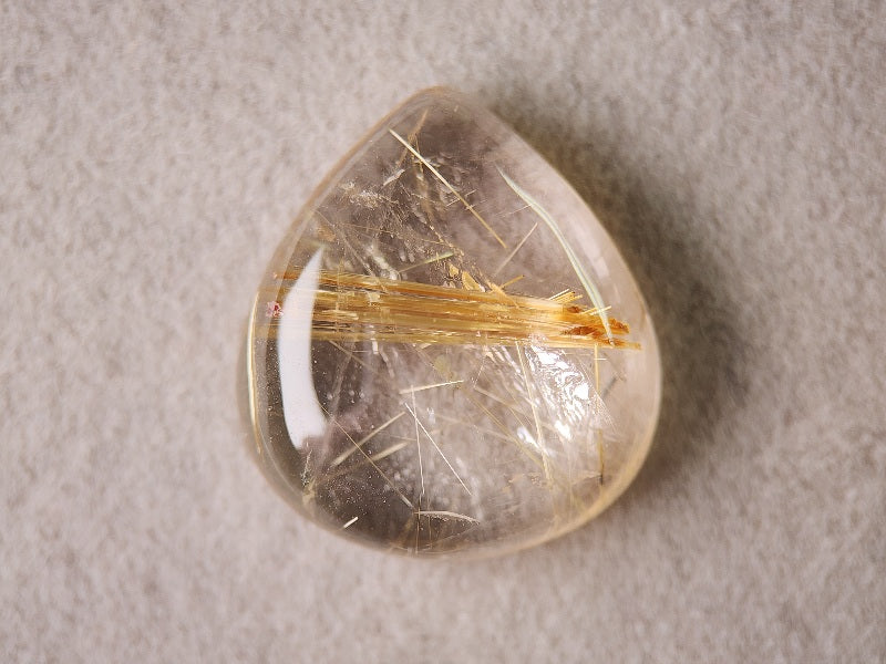 rQ-4　ルチルクォーツ　9.97ct