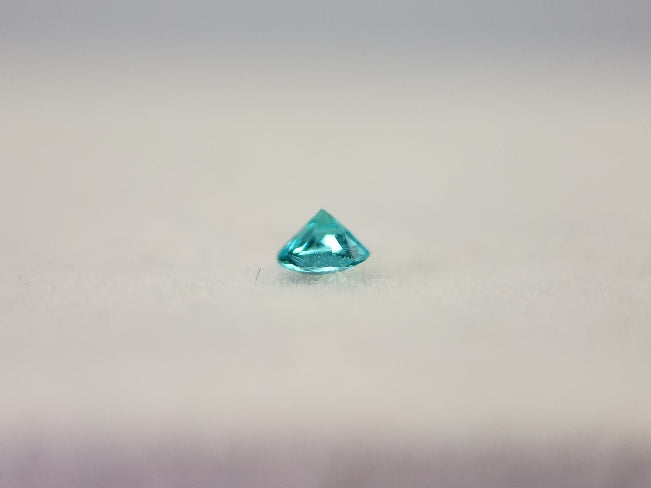 【特選】　ブラジル産パライバトルマリン（鑑別付き）　0.07ct　1