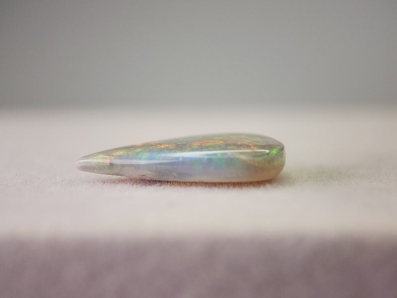 【特選】　ブラックオパール（ソーティング付き）　4.31ct　2