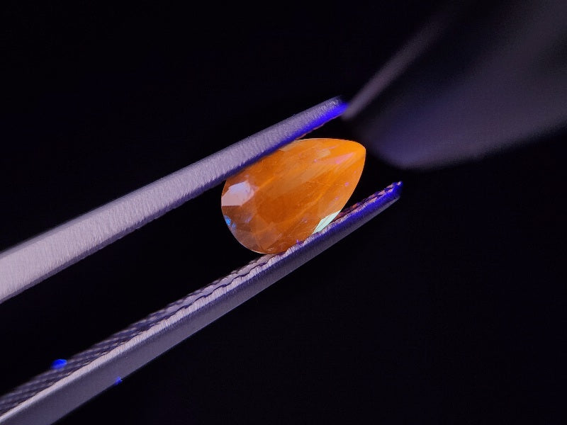 【特選】　グリーンアウイナイト　0.37ct　3