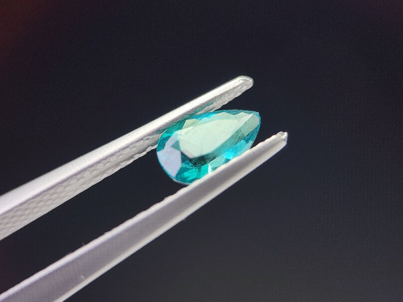 【特選】　グリーンアウイナイト　0.37ct　3