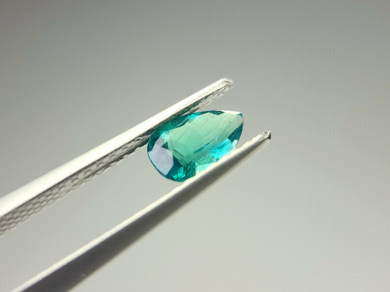 【特選】　グリーンアウイナイト　0.37ct　3