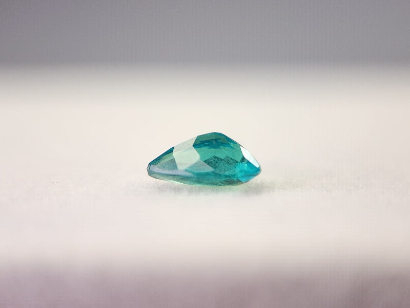 【特選】　グリーンアウイナイト　0.37ct　3