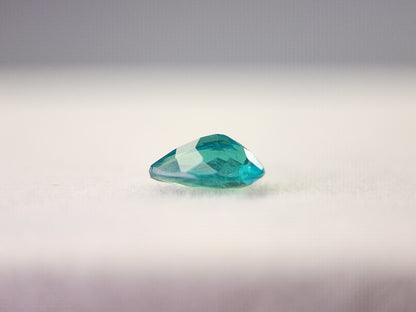 【特選】　グリーンアウイナイト　0.37ct　3