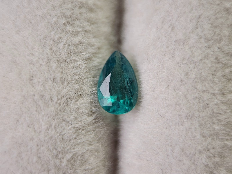 【特選】　グリーンアウイナイト　0.37ct　3