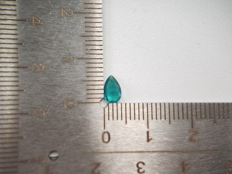 【特選】　グリーンアウイナイト　0.37ct　3