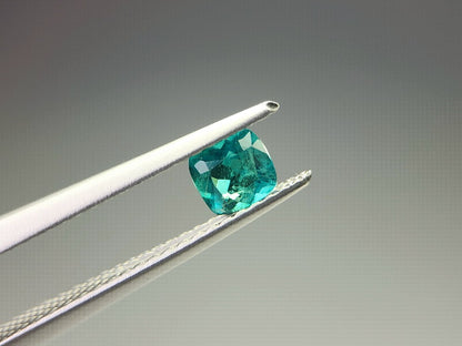 【特選】　グリーンアウイナイト　0.26ct　4