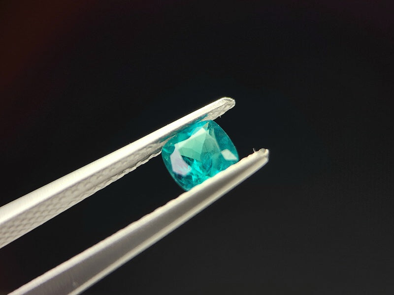 【特選】　グリーンアウイナイト　0.26ct　4