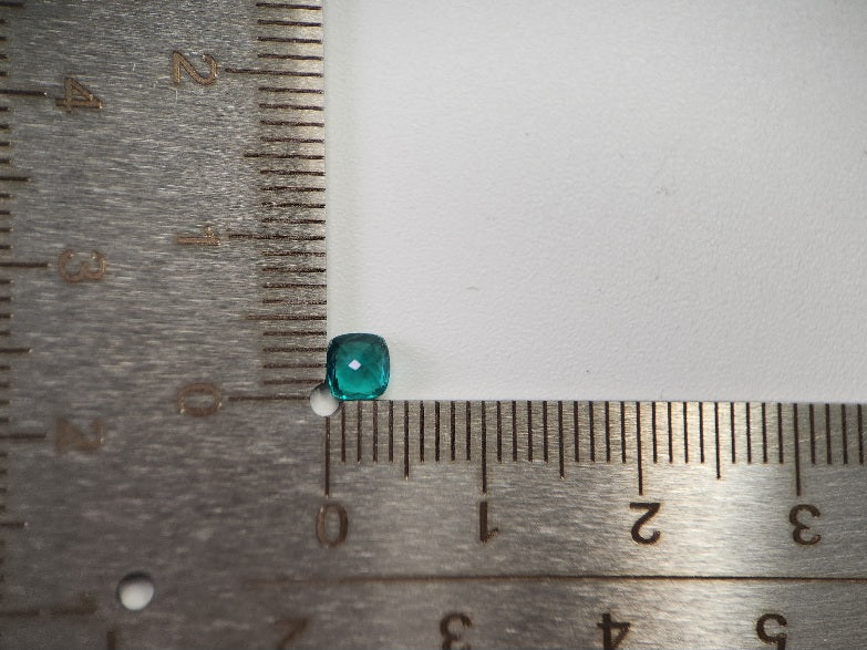 【特選】　グリーンアウイナイト　0.26ct　4