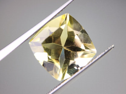 lQ-3　レモンクォーツ　6.87ct