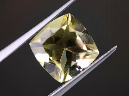 lQ-3　レモンクォーツ　6.87ct
