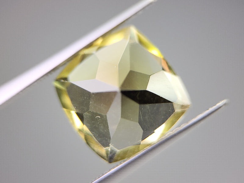 lQ-3　レモンクォーツ　6.87ct