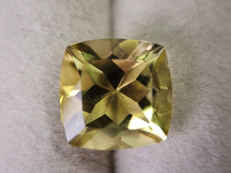 lQ-3　レモンクォーツ　6.87ct