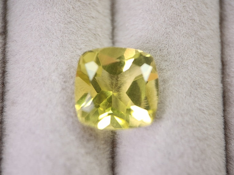 lQ-6　レモンクォーツ　5.42ct