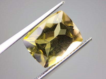 lQ-13　レモンクォーツ　4.66ct