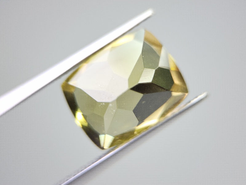 lQ-13　レモンクォーツ　4.66ct