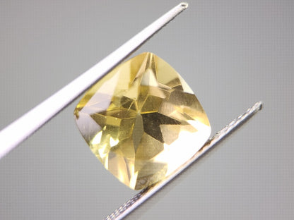 lQ-17　レモンクォーツ　4.06ct