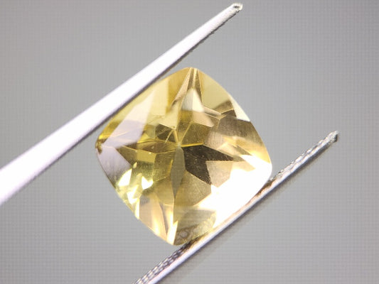 lQ-17　レモンクォーツ　4.06ct