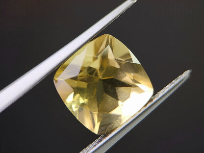 lQ-17　レモンクォーツ　4.06ct