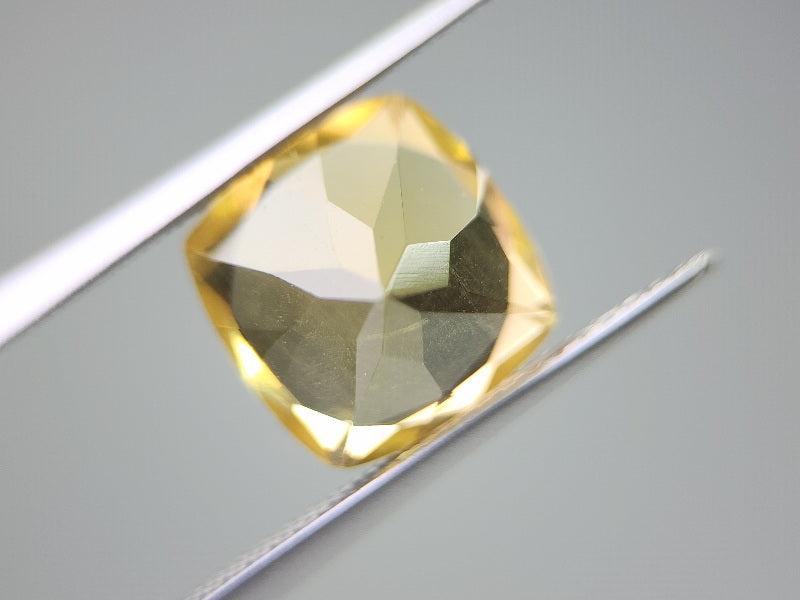 lQ-17　レモンクォーツ　4.06ct