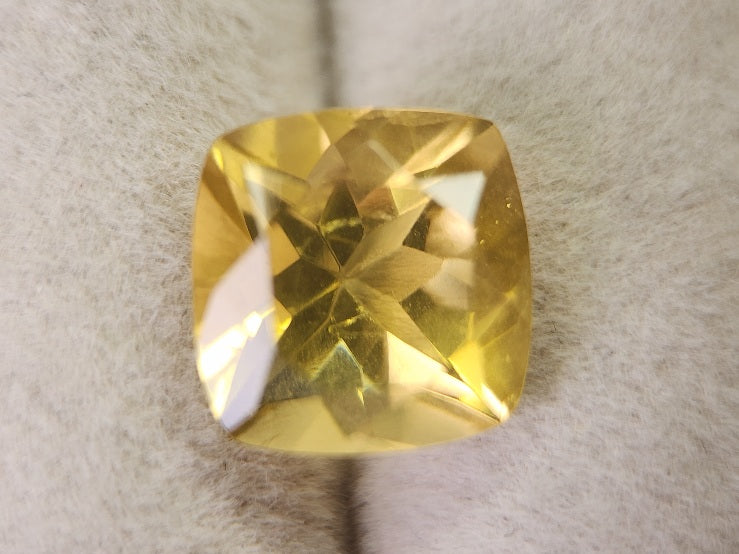 lQ-17　レモンクォーツ　4.06ct