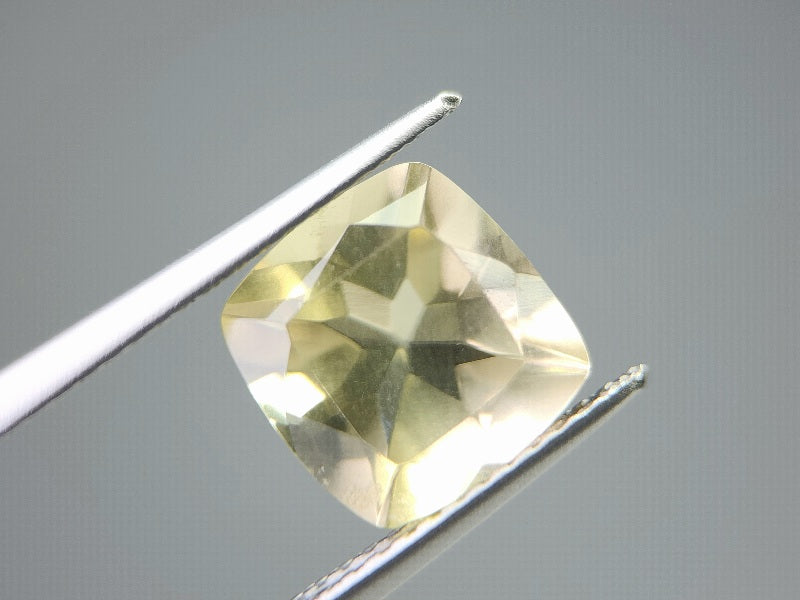 lQ-25　レモンクォーツ　2.96ct