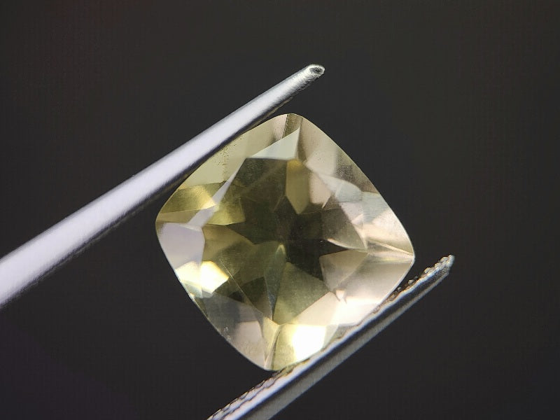 lQ-25　レモンクォーツ　2.96ct