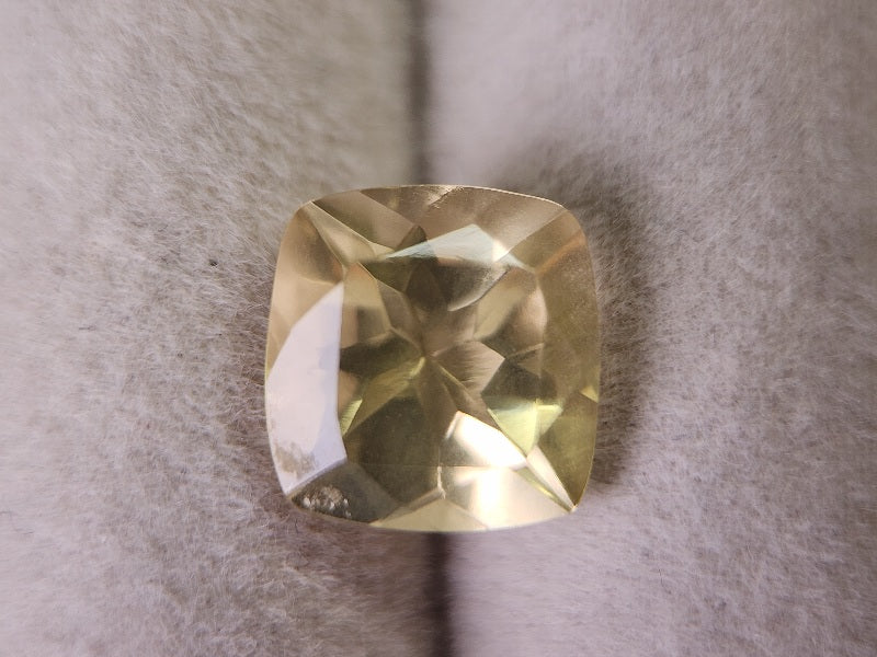 lQ-25　レモンクォーツ　2.96ct