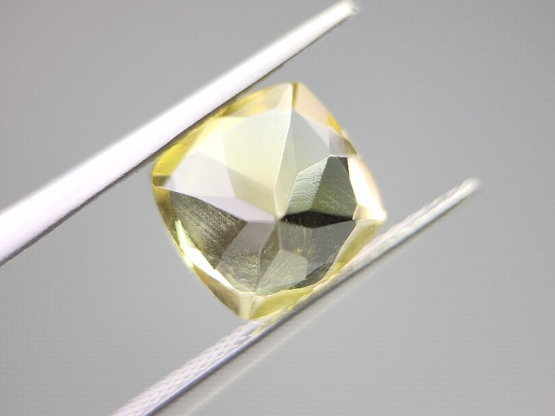 lQ-27　レモンクォーツ　2.83ct