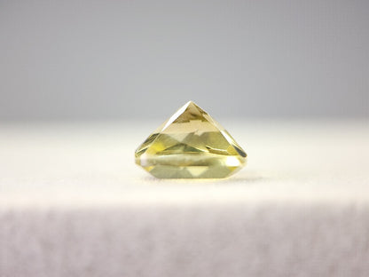 lQ-27　レモンクォーツ　2.83ct