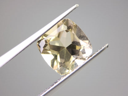 lQ-28　レモンクォーツ　2.82ct