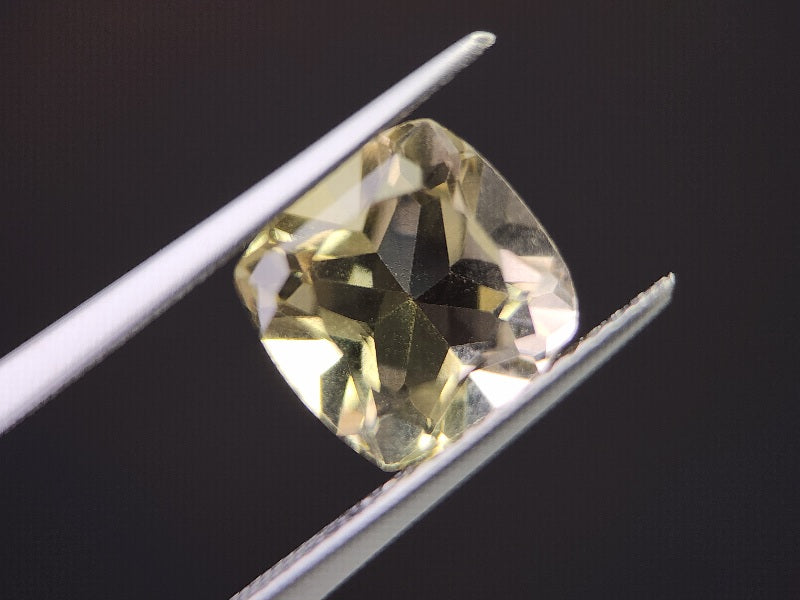 lQ-28　レモンクォーツ　2.82ct