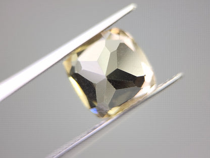 lQ-28　レモンクォーツ　2.82ct