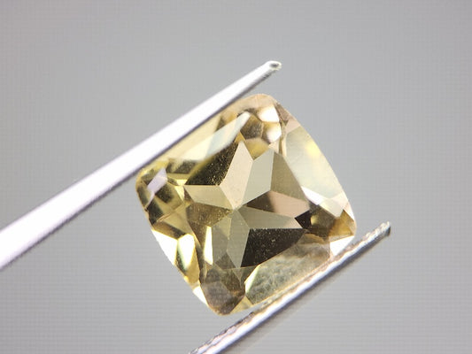 lQ-29　レモンクォーツ　2.71ct