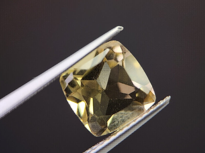 lQ-29　レモンクォーツ　2.71ct