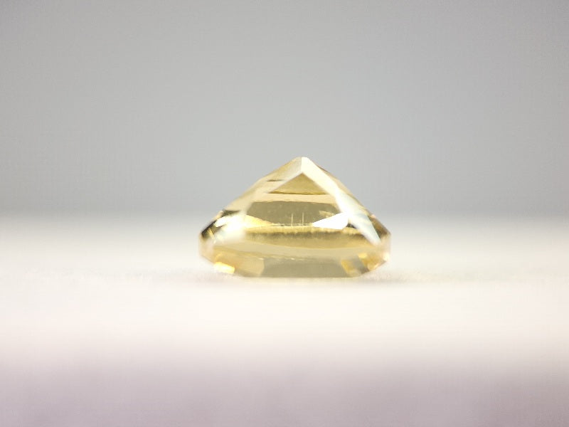 lQ-29　レモンクォーツ　2.71ct