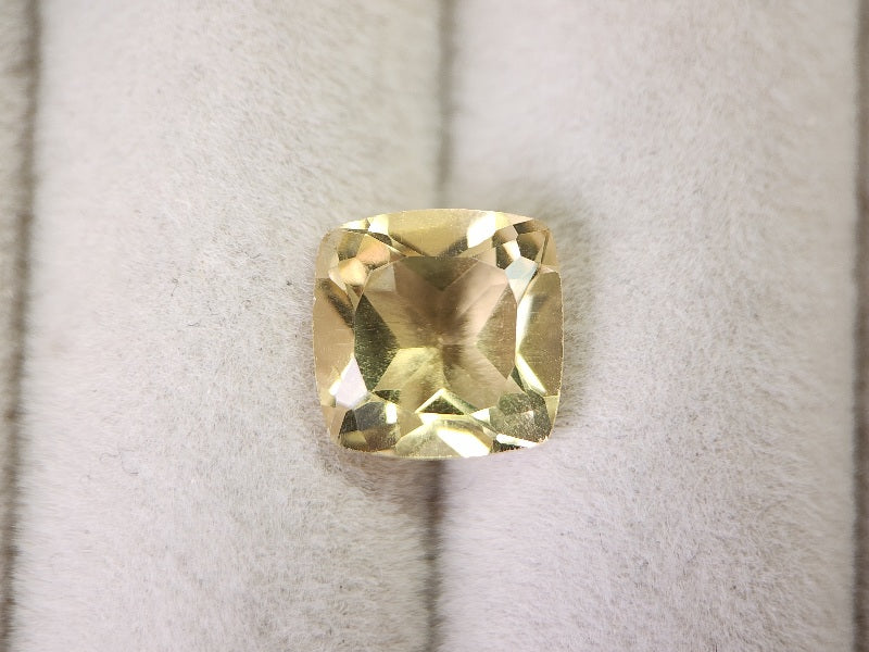 lQ-29　レモンクォーツ　2.71ct