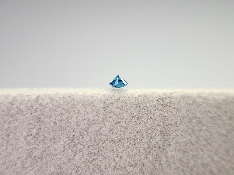 bl-DM-t-1　ブルーダイヤモンド(トリートメント)　0.05ct