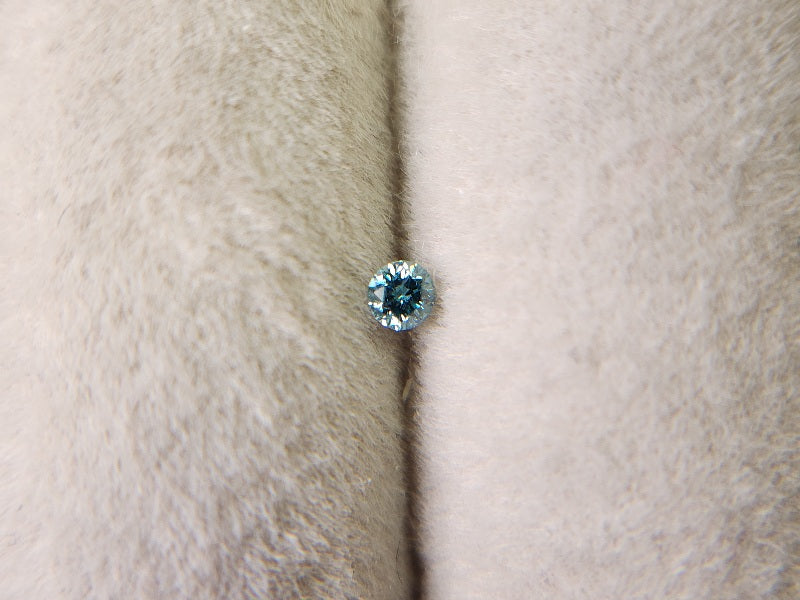 bl-DM-t-4　ブルーダイヤモンド(トリートメント)　0.04ct