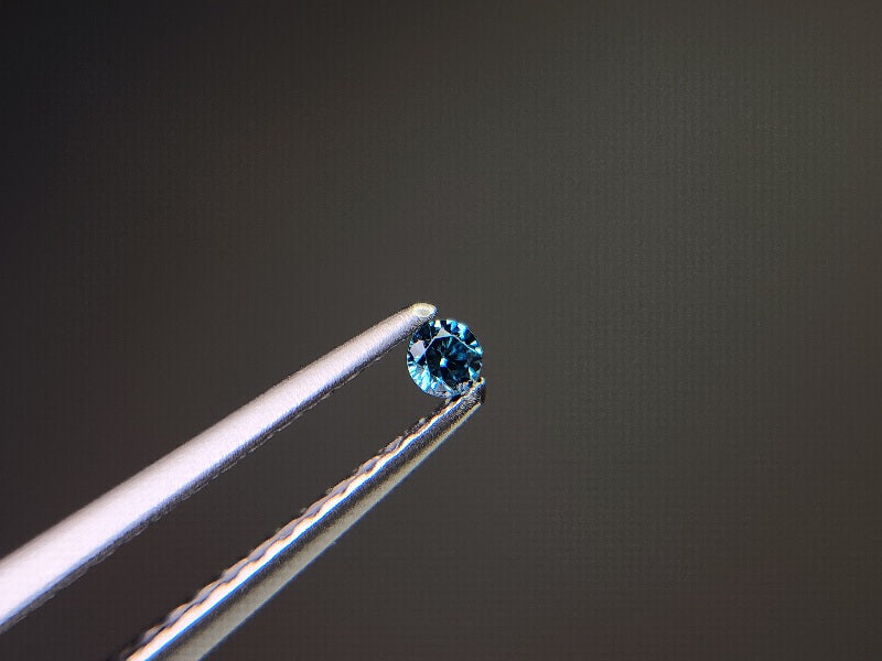 bl-DM-t-5　ブルーダイヤモンド(トリートメント)　0.03ct