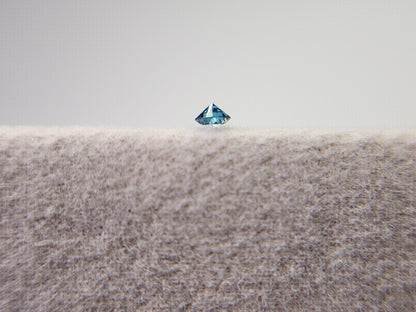 bl-DM-t-5　ブルーダイヤモンド(トリートメント)　0.03ct