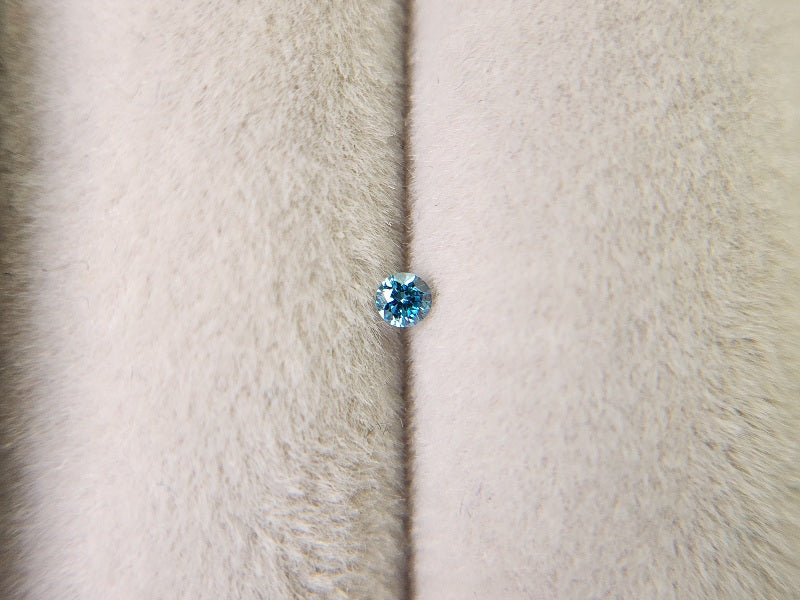 bl-DM-t-5　ブルーダイヤモンド(トリートメント)　0.03ct