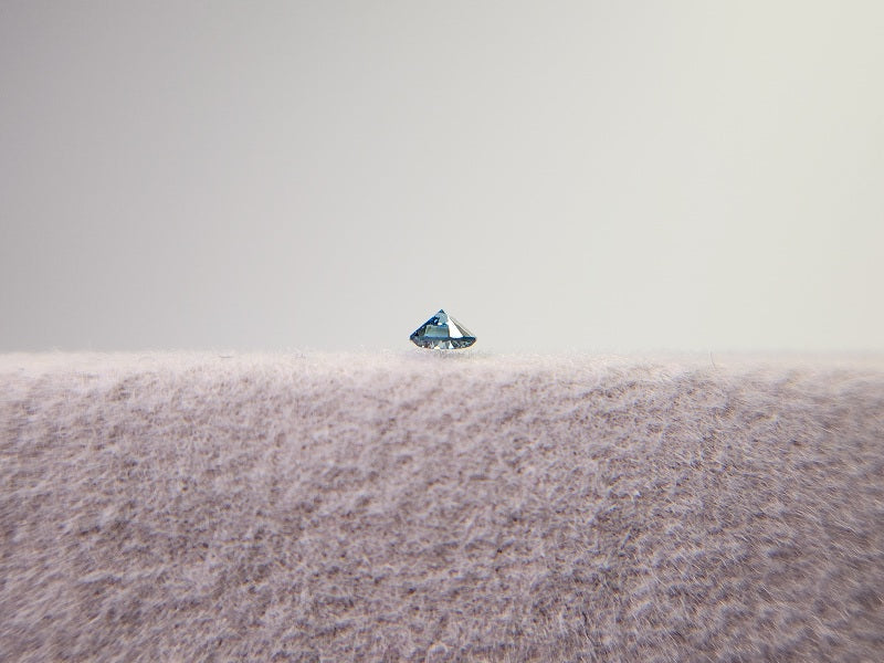 bl-DM-t-6　ブルーダイヤモンド(トリートメント)　0.03ct