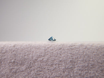 bl-DM-t-6　ブルーダイヤモンド(トリートメント)　0.03ct